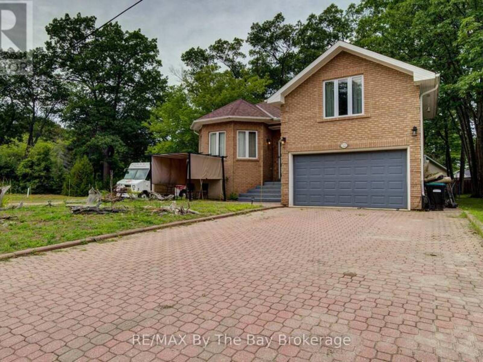 32 1ST LANE, Wasaga Beach, Ontario L9Z 2G3