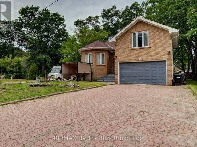 32 1ST LANE Wasaga Beach Ontario, L9Z 2G3 - 6 Bedrooms Home For Sale