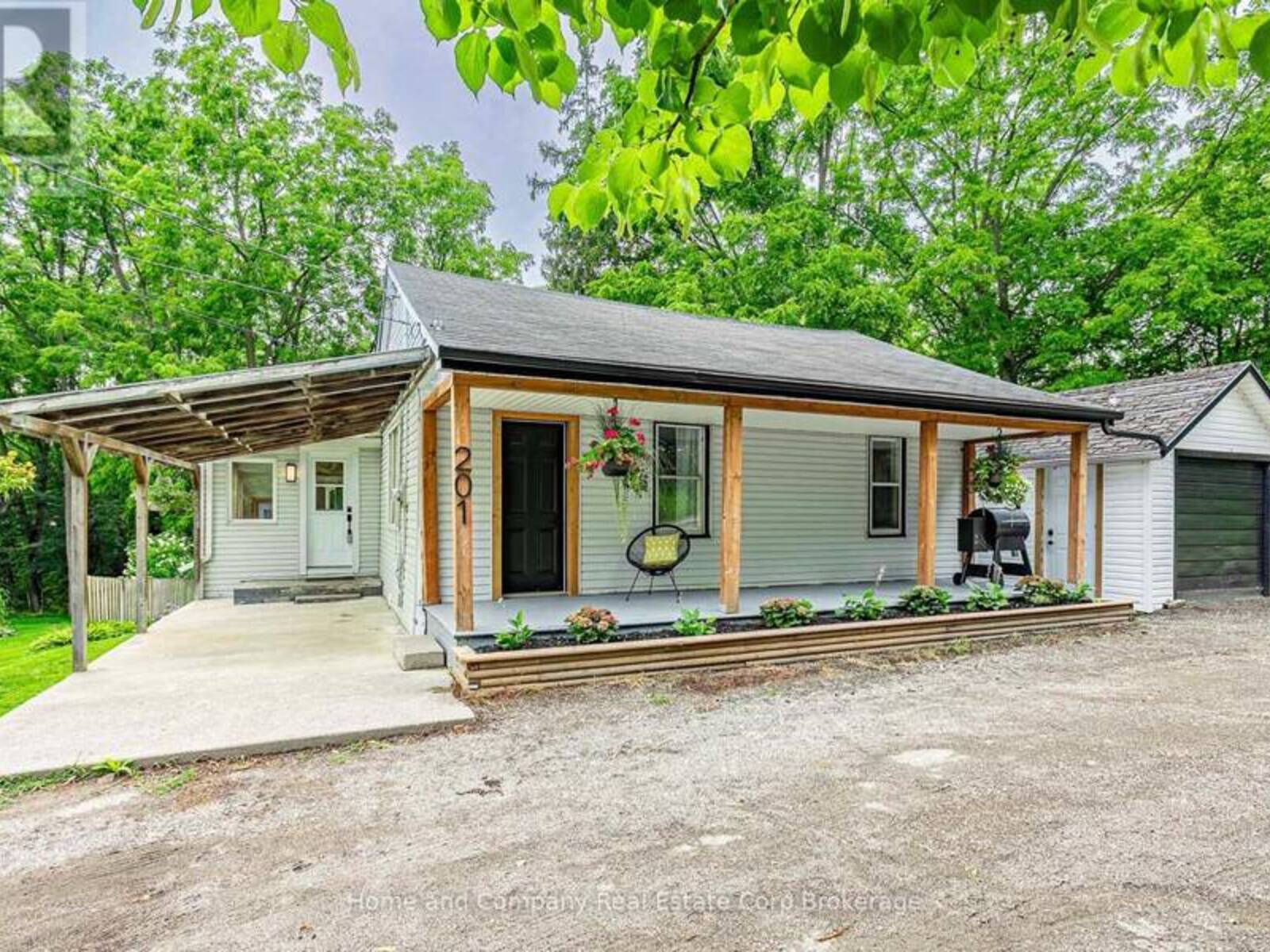 201 JOHN STREET, Ingersoll, Ontario N5C 3G1
