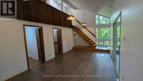 213 WOODLAND DRIVE | Huntsville Ontario | Slide Image Four