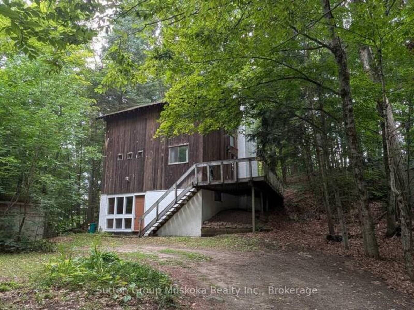 213 WOODLAND DRIVE, Huntsville, Ontario P1H 1A7
