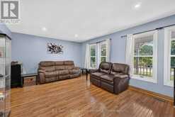 4 JOHN AVENUE | Bayfield Ontario | Slide Image Eight