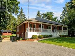 4 JOHN AVENUE Bayfield Ontario, N0M 1G0