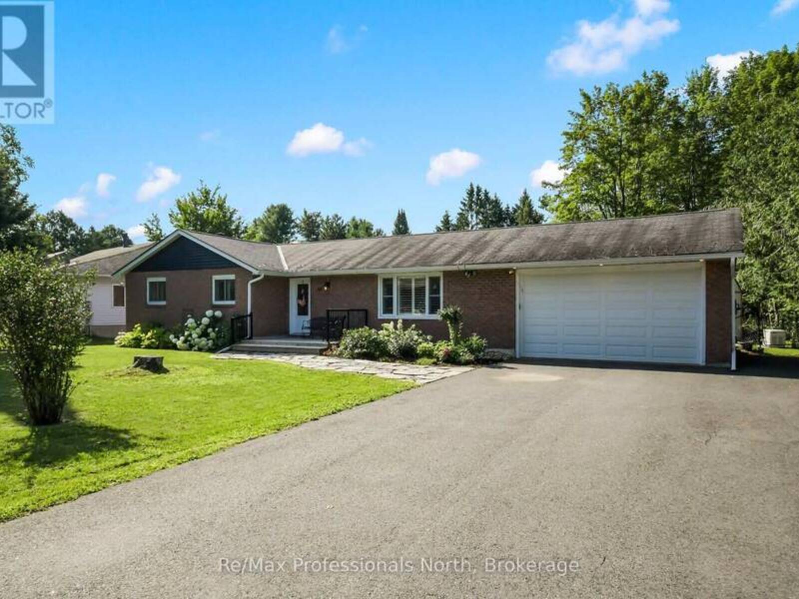 66 WESTVALE DRIVE, Bracebridge, Ontario P1L 1B3