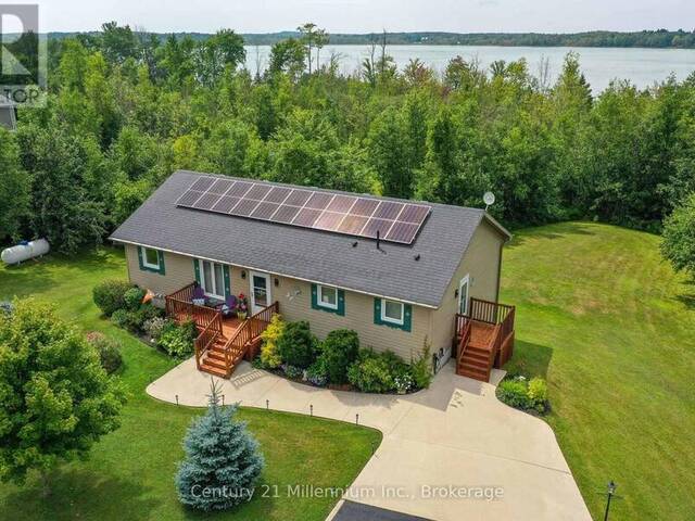 126 ALMUR DRIVE Georgian Bluffs Ontario, N0H 2T0 - 3 Bedrooms Waterfront Home For sale