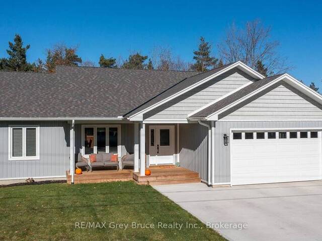 611 SIXTH STREET N Sauble Beach Ontario, N0H 2G0 - 3 Bedrooms Home For Sale