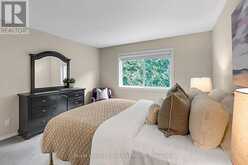 25 GREEN BRIAR DRIVE | Collingwood Ontario | Slide Image Sixteen