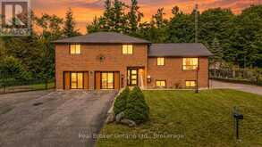 1819 OLD SECOND ROAD S | Barrie Ontario | Slide Image Two