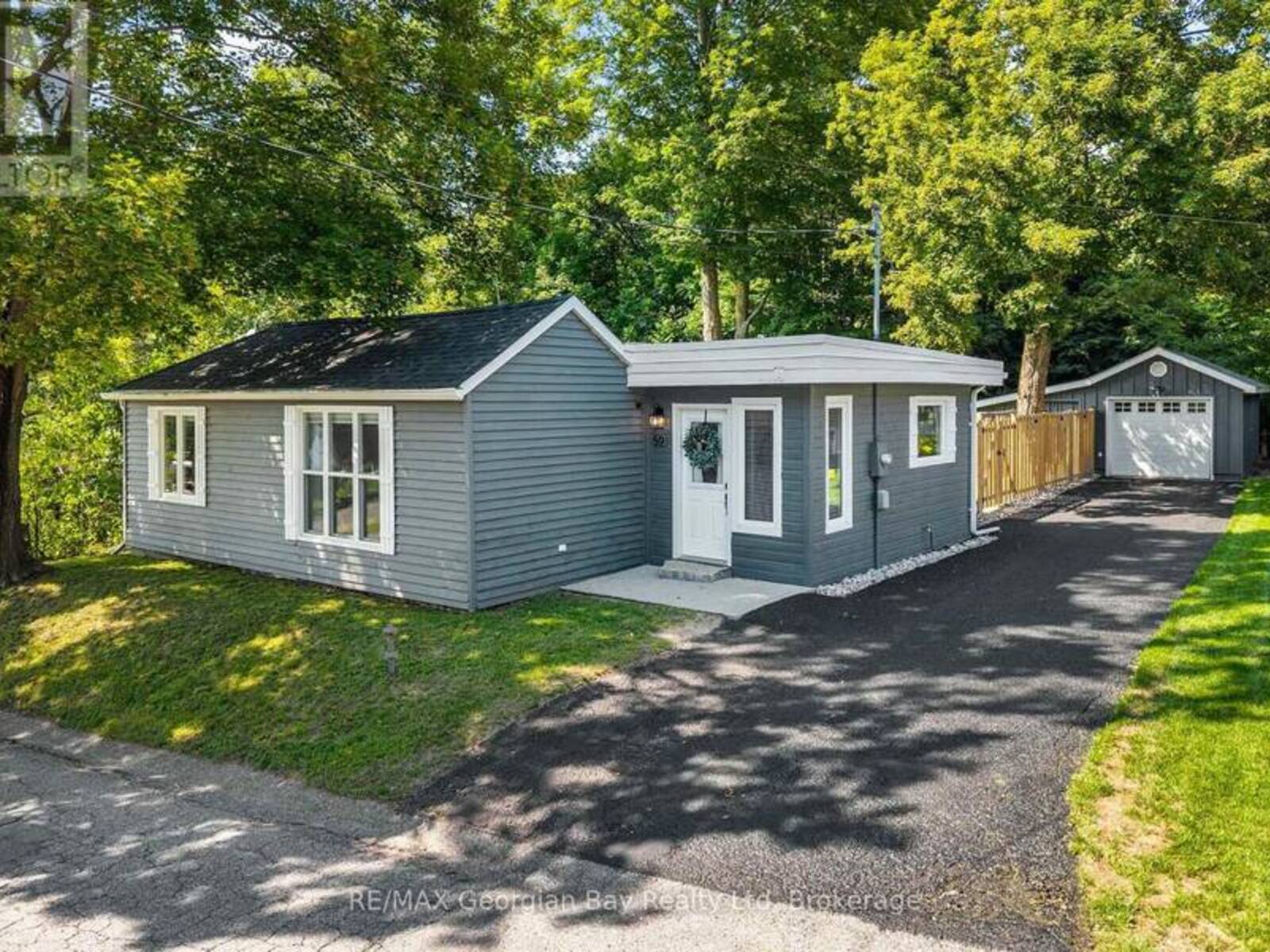 59 BROAD STREET, Penetanguishene, Ontario L9M 1G4