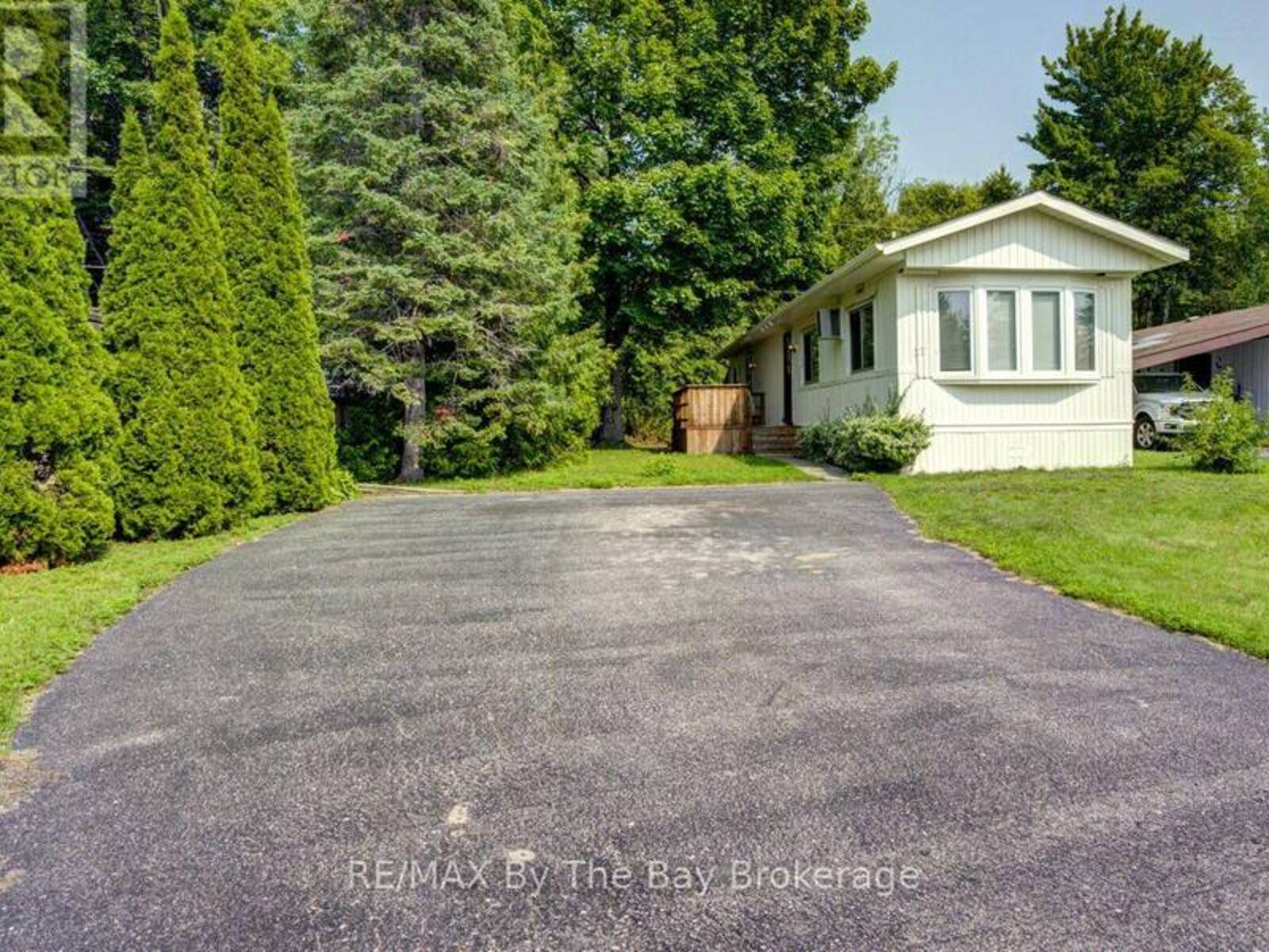 55 GEORGIAN GLEN DRIVE, Wasaga Beach, Ontario L9Z 1K7