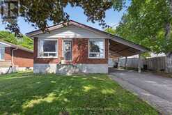 1060 HARBOURVIEW DRIVE | Midland Ontario | Slide Image One