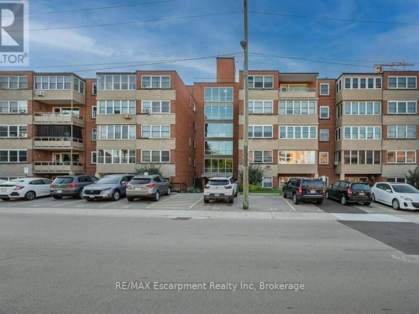 201 - 9 GRANT BOULEVARD, Dundas, Ontario L9H 4L5
