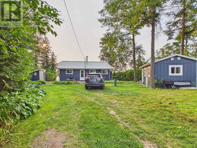 691 BRUCE ROAD 13 ROAD Southampton Ontario, N0H 2L0 - 2 Bedrooms Waterfront Home For sale