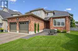 34 WHETSTONE CRESCENT | Guelph Ontario | Slide Image Two