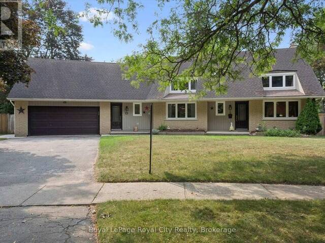 8 BERKLEY PLACE Guelph Ontario, N1E 1E6 - 4 Bedrooms Home For Sale