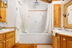 22-26 TAYLOR ISLAND | Gravenhurst Ontario | Slide Image Forty-one