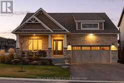 14 CHARLES MORLEY BOULEVARD | Huntsville Ontario | Slide Image Four