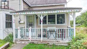 34 YOUNG STREET | Bracebridge Ontario | Slide Image Three