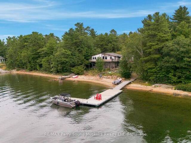 A60-17 PENTECOST ISLAND Pointe au Baril Ontario, P0G 1K0 - 4 Bedrooms Waterfront Home For sale