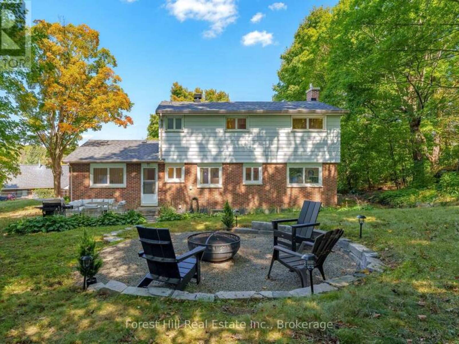 1 MAPLECREST COURT, Huntsville, Ontario P1H 1G2