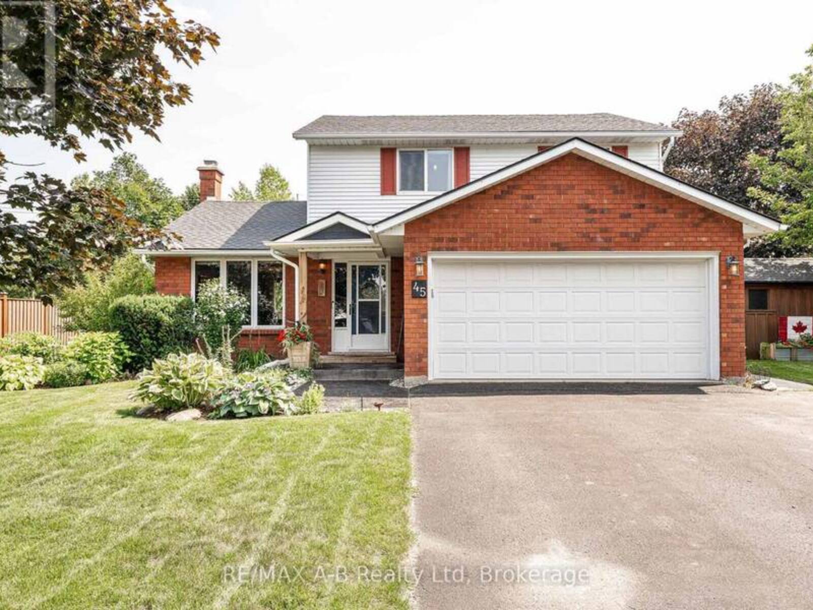 45 MAGWOOD COURT, Stratford, Ontario N4Z 1G3