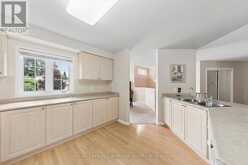 4 TRAILWOOD PLACE | Wasaga Beach Ontario | Slide Image Nine