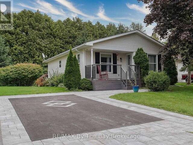 11 INDIANA AVENUE Wasaga Beach Ontario, L9Z 3A8 - 2 Bedrooms Home For Sale