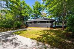 COTTAGE - 1055 WEST BANK DRIVE | Gravenhurst Ontario | Slide Image Eleven