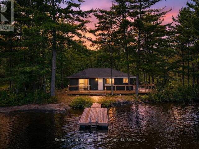 COTTAGE - 1055 WEST BANK DRIVE Gravenhurst Ontario, P0E 1G0 - 3 Bedrooms Waterfront Home For sale