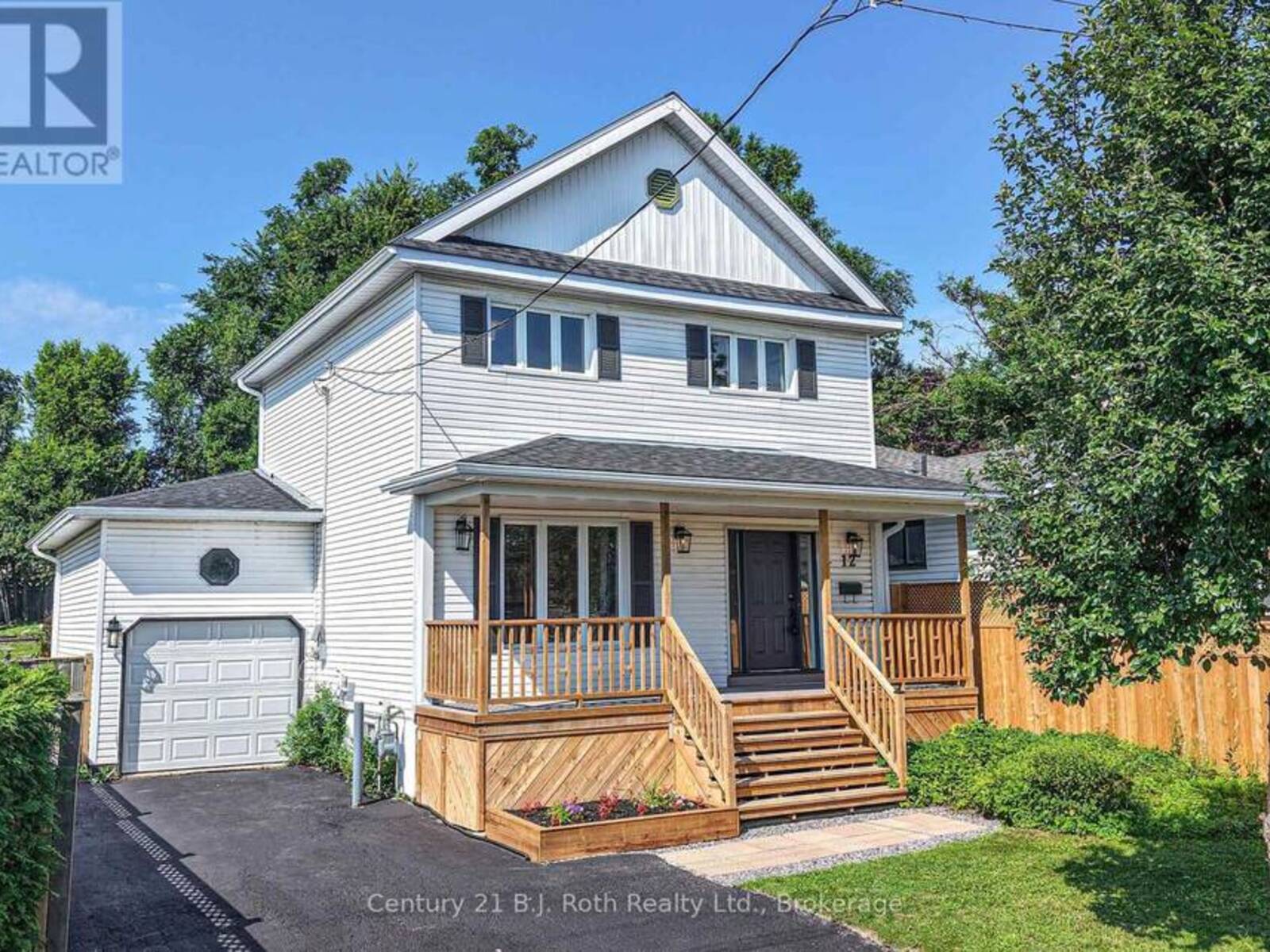 12 CLINTON STREET, Orillia, Ontario L3V 6A1