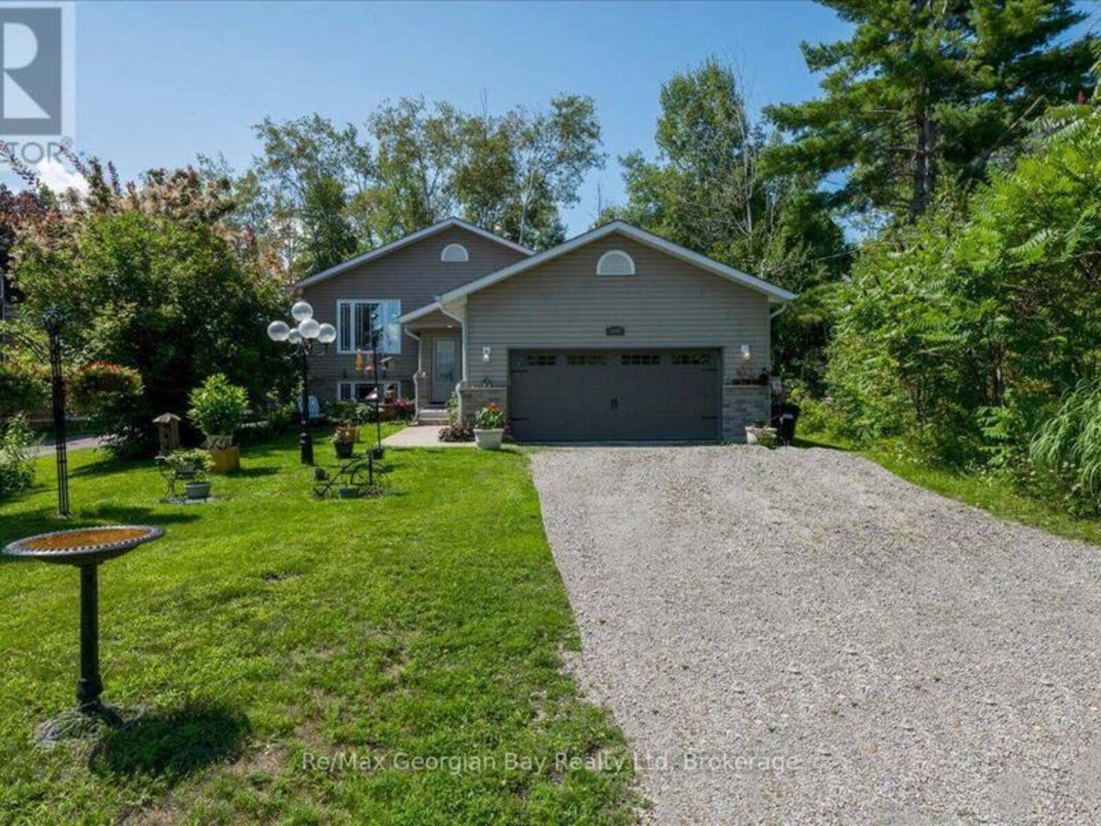 110 MASKINONGE ROAD, Tay, Ontario L0K 2A0