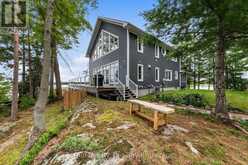 31 GIDLEY TURNPIKE | Honey Harbour Ontario | Slide Image Eleven