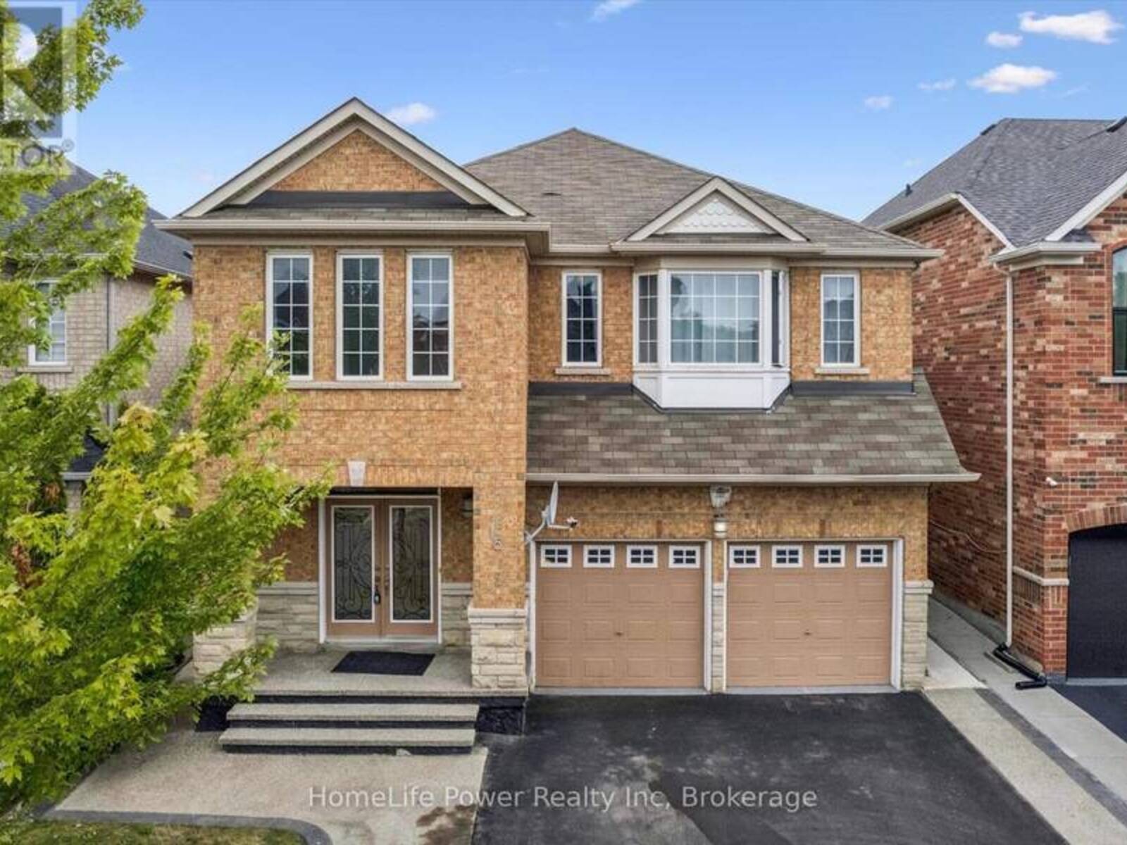 15 LUCKY LANE, Brampton, Ontario L6R 3M3