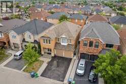 15 LUCKY LANE | Brampton Ontario | Slide Image Two
