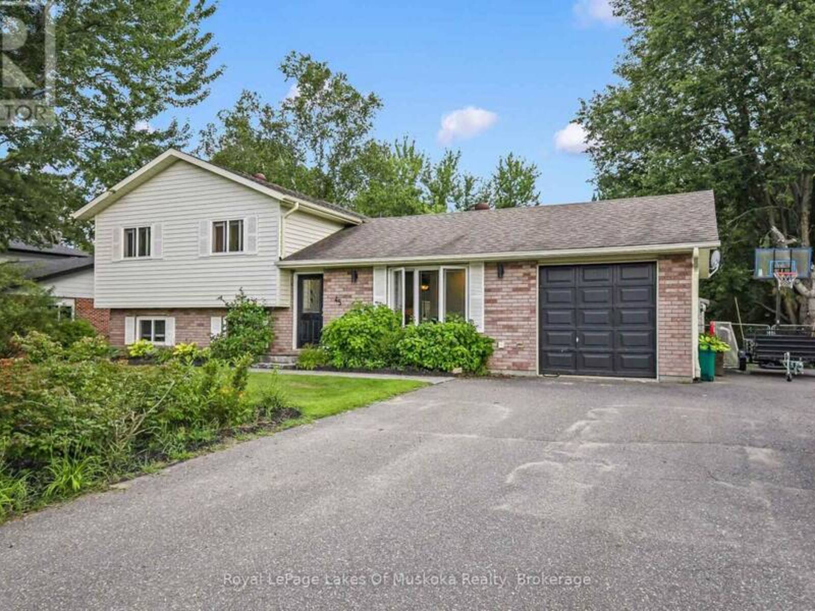 45 KEVIN CRESCENT, Bracebridge, Ontario P1L 1A2