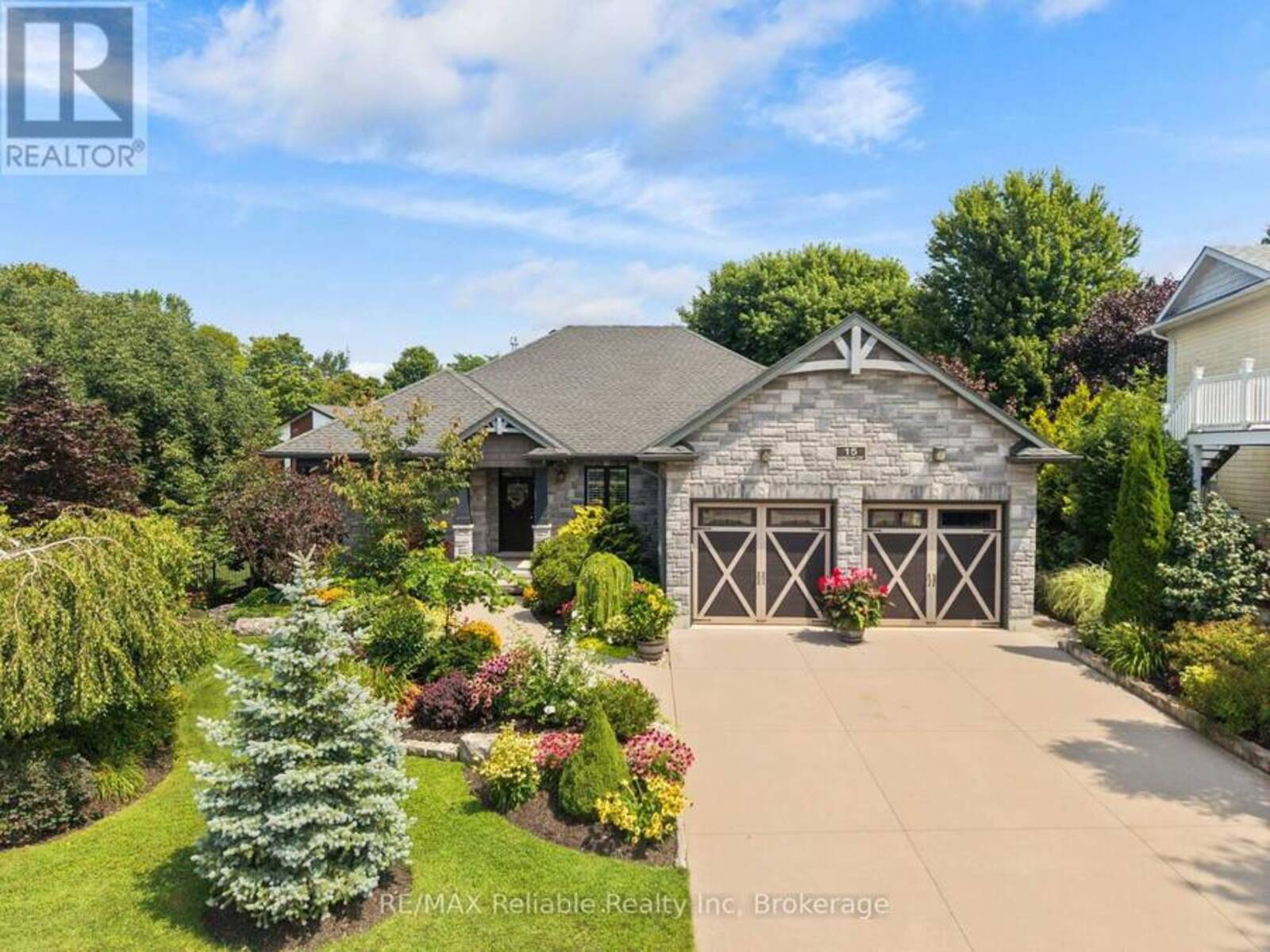 15 HARBOUR COURT, Bayfield, Ontario N0M 1G0