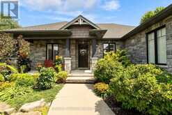15 HARBOUR COURT | Bayfield Ontario | Slide Image Eight