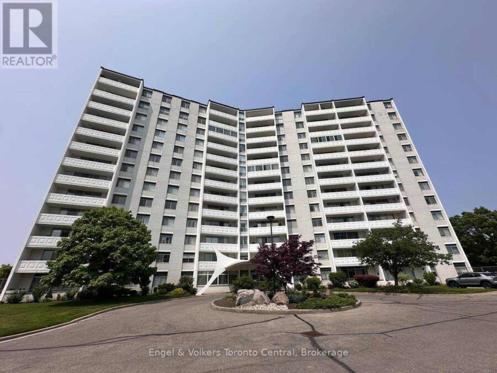 502 - 15 TOWERING HEIGHTS BOULEVARD, St. Catharines, Ontario L2T 3G7