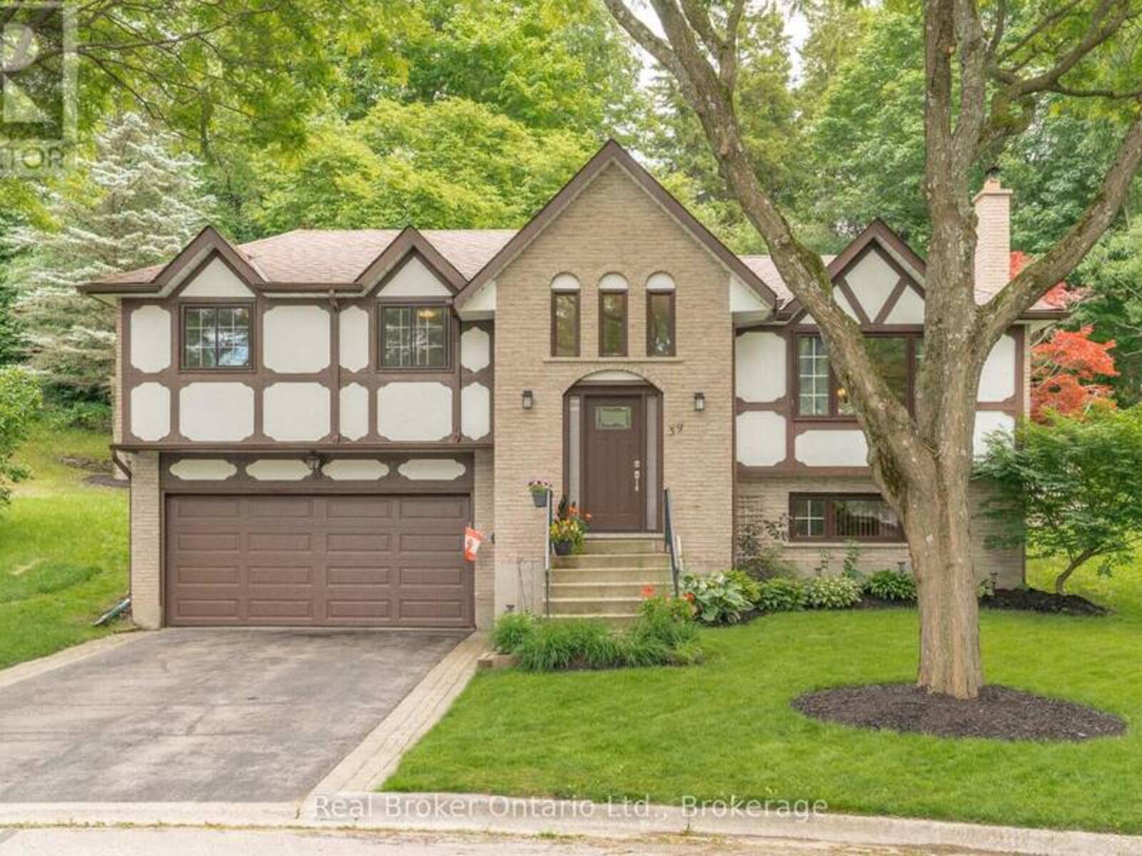 39 WAGONERS TRAIL, Guelph, Ontario N1G 3M9