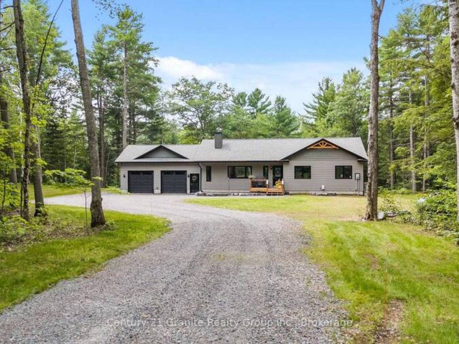 1097 HAWK VALLEY ROAD, Haliburton, Ontario K0M 1S0