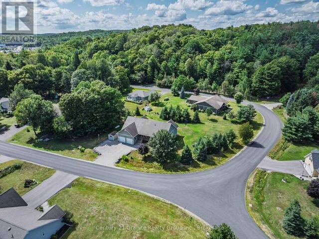 49 SANCAYNE STREET Haliburton Ontario, K0M 1S0 - 5 Bedrooms Waterfront Home For sale