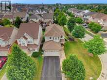 59 LYNCH CIRCLE | Guelph Ontario | Slide Image Four