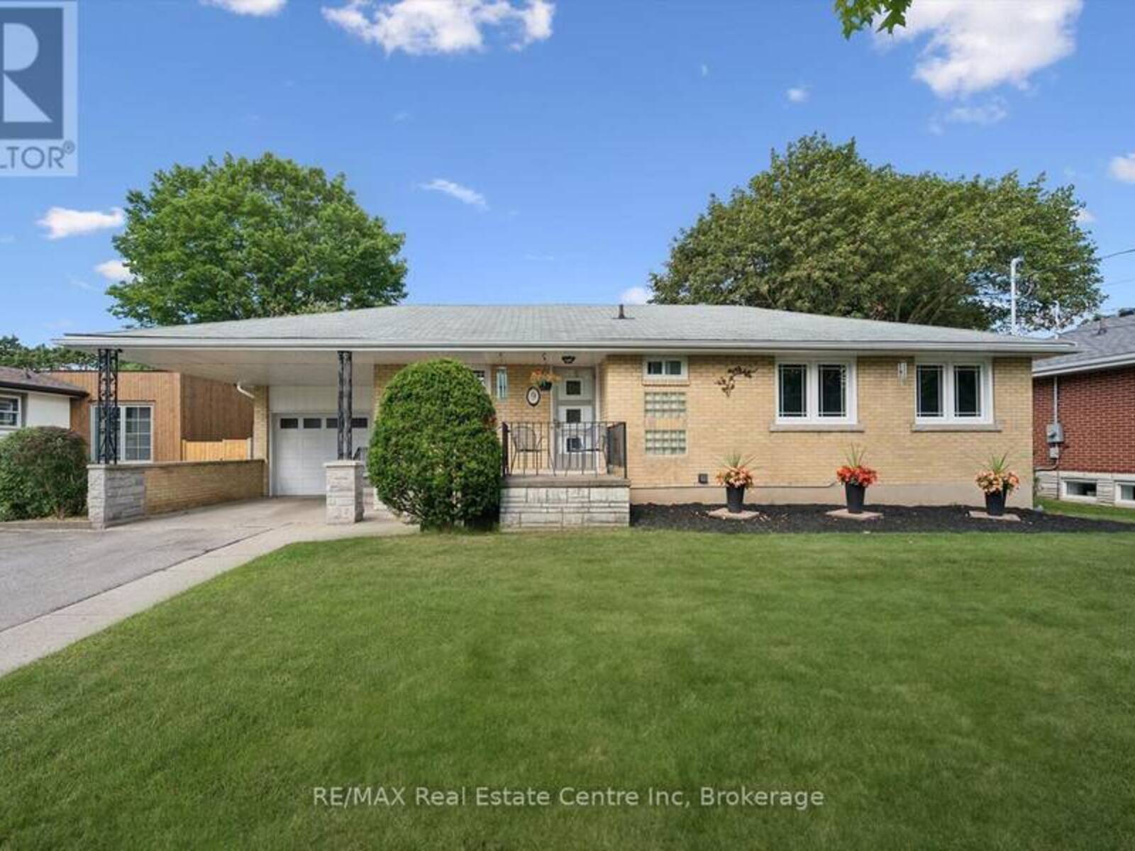 9 HAMEL AVENUE, Guelph, Ontario N1H 5L9