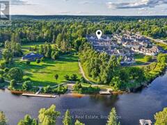 7 STORMONT COURT Bracebridge Ontario, P1L 0B7