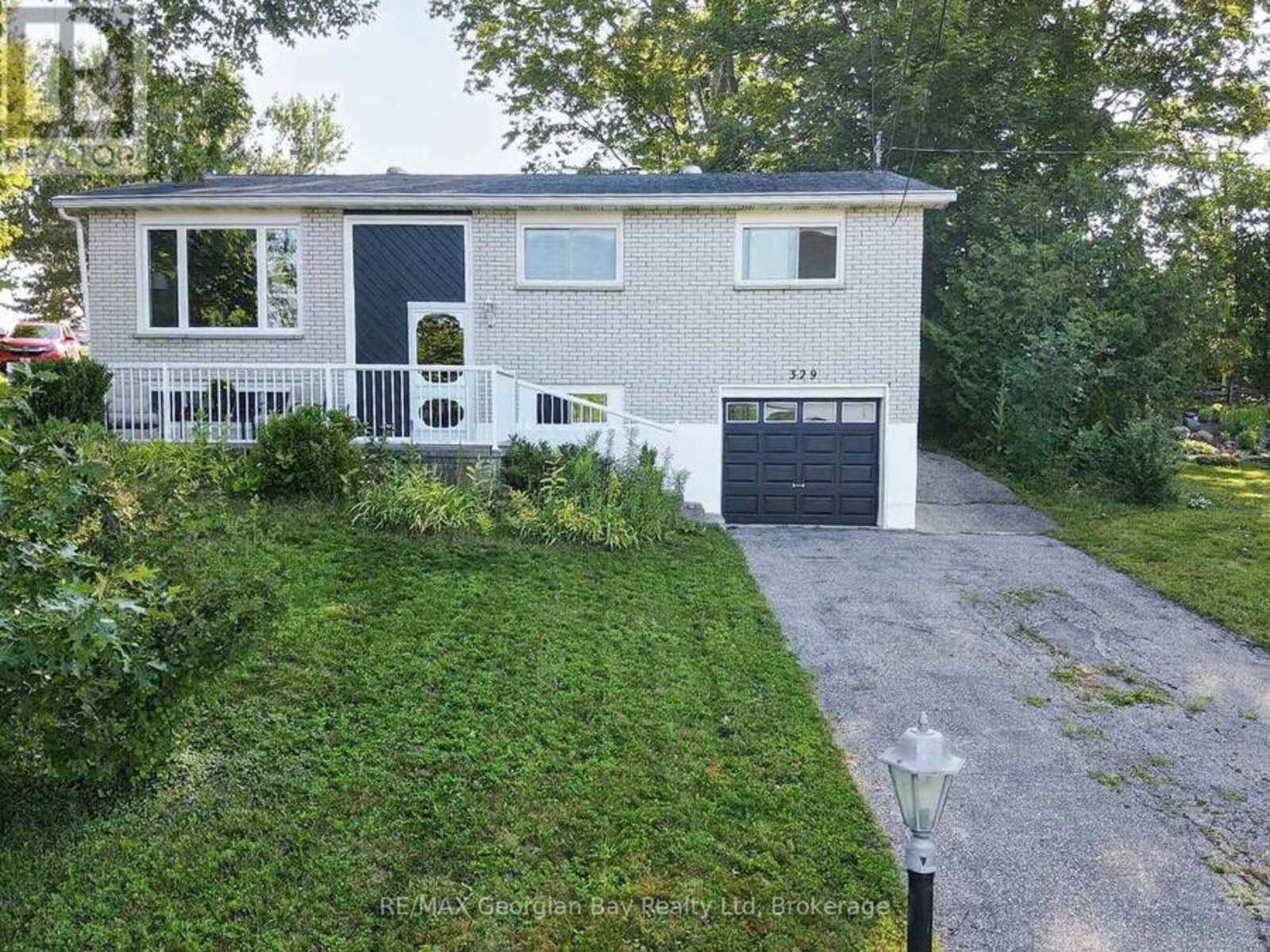 329 CHURCH STREET, Penetanguishene, Ontario L9M 1G5
