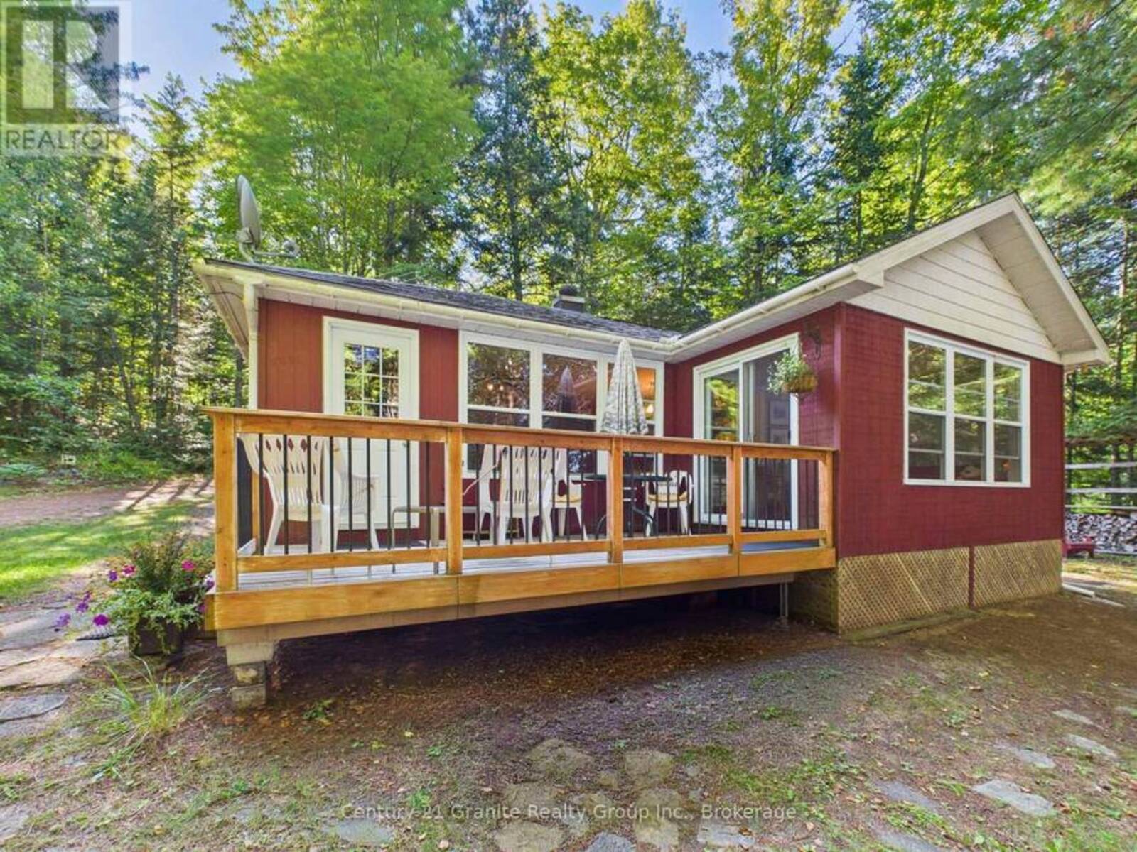 1045 HERITAGE LANE, Haliburton, Ontario K0M 1S0