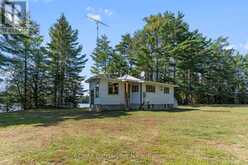 1014 LOG CABIN LANE | Haliburton Ontario | Slide Image Eight