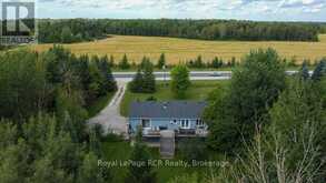 7287 WELLINGTON RD 109 | Mapleton Ontario | Slide Image Thirty-six