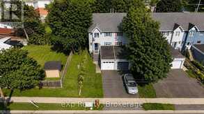 560 JOHN STREET S | Gravenhurst Ontario | Slide Image Two