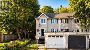 560 JOHN STREET S | Gravenhurst Ontario | Slide Image Six